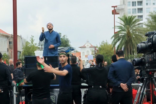 منبر برای یک هیأت بیصدا!