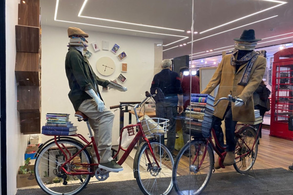 تحول کتابفروشیها در ایران جریان دارد