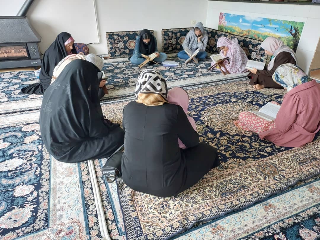 برگزاری جلسات خانگی قرآن کریم ویژه ماه مبارک رمضان در سقز