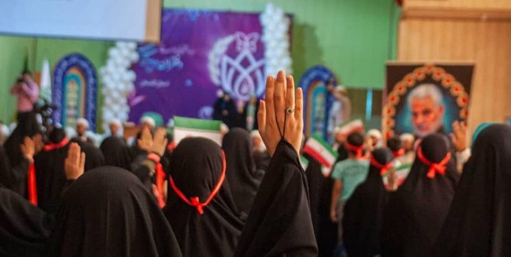 دختران حاج قاسم در جهاد تبیین وظیفه روشنگری جامعه را عهدهدار هستند دختران حاج قاسم در جهاد تبیین وظیفه روشنگری جامعه را عهدهدار هستند