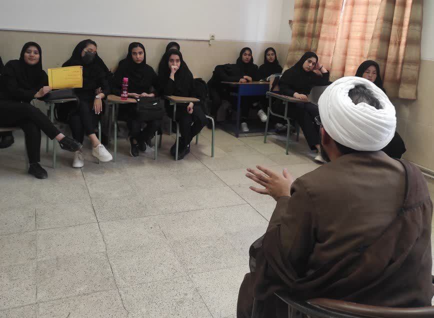 سواد رسانه، «خودفیلتری» نیست؛ «خود مراقبتی» رسانه ای است سواد رسانه، «خودفیلتری» نیست؛ «خود مراقبتی» رسانه ای است