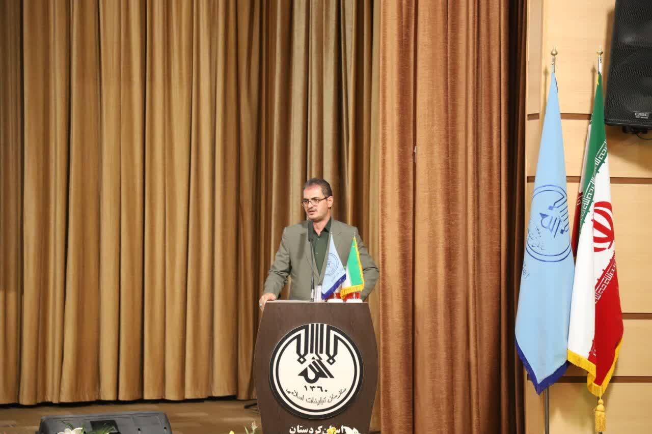 عوامل و دست اندرکاران جشن بزرگ «مهمانی امت احمد» در سنندج تجلیل شدند عوامل و دست اندرکاران جشن بزرگ «مهمانی امت احمد» در سنندج تجلیل شدند