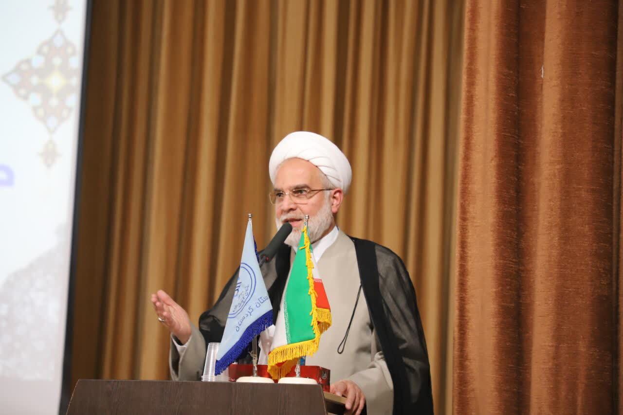 عوامل و دست اندرکاران جشن بزرگ «مهمانی امت احمد» در سنندج تجلیل شدند عوامل و دست اندرکاران جشن بزرگ «مهمانی امت احمد» در سنندج تجلیل شدند