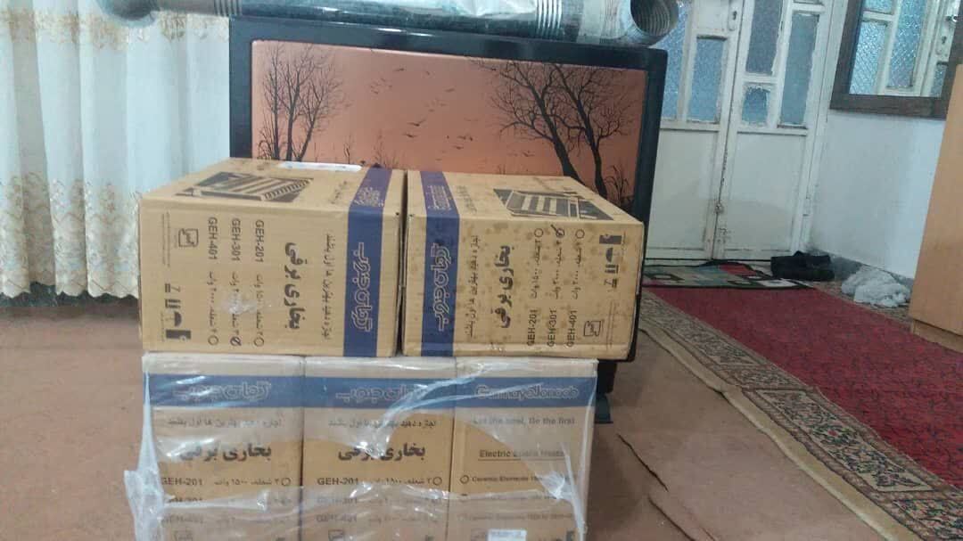 ۸ دستگاه بخاری در بینبینخانواده های نیازمند شهرستان بدره توزیع شد ۸ دستگاه بخاری در بینبینخانواده های نیازمند شهرستان بدره توزیع شد