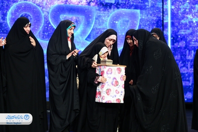 گردهمایی بزرگ برنامه تلویزیونی محفل