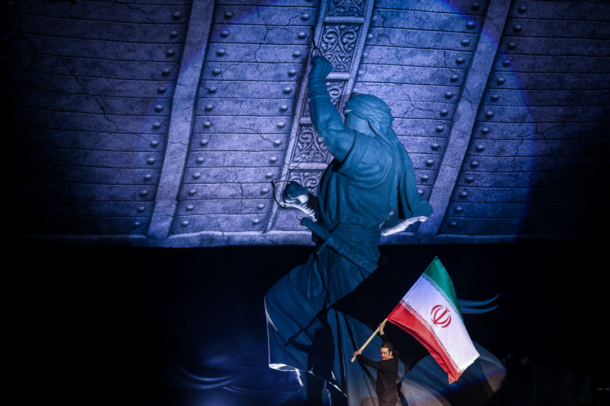 رونمایی از نماد «فاتح خیبر»