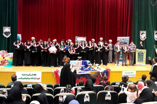 از ۲۵ حافظ کل قرآن در همایش "حاملان قرآن، حامیان مقاومت"تجلیل شد