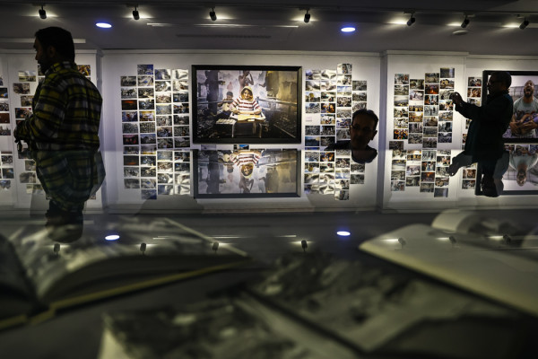 افتتاح نمایشگاه عکس با طوفان الاقصی