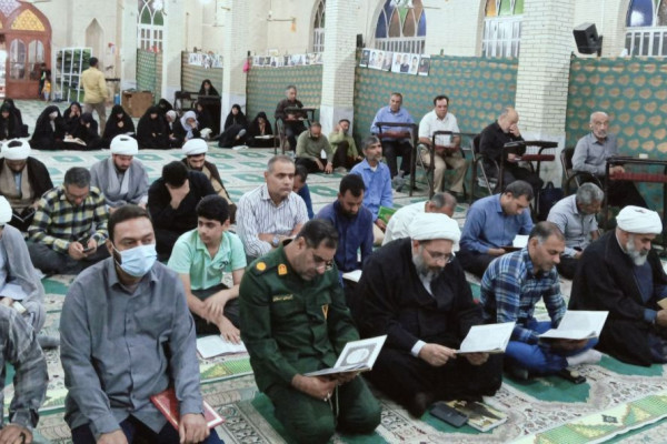 محفل اُنس با قرآن در حاجی‌آباد برگزار شد