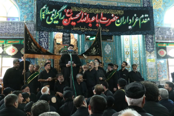 برپایی آئین سنتی و دیرینه طشت گذاری در آستانه ماه محرم اردبیل