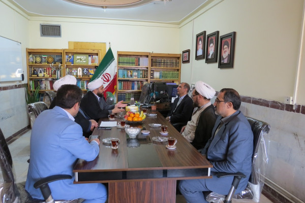 دیدار صمیمی معاون توسعه مدیریت و منابع انسانی استانداری با مدیر کل تبلیغات اسلامی کرمانشاه