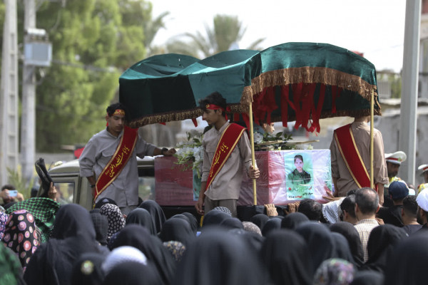 تشییع وتدفین پیکر شهید مدافع امنیت «عباس بیرقی فرد» در بندرعباس