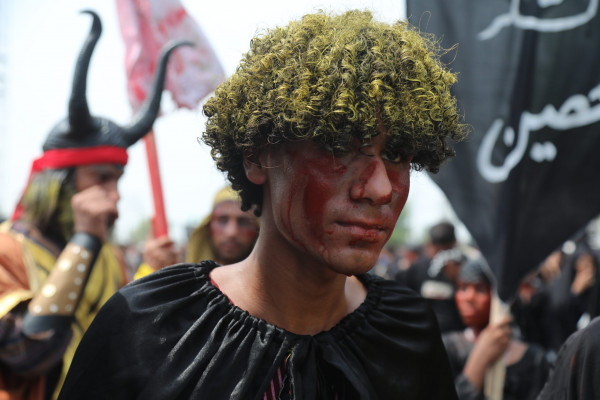 «شیر و کُتل» رسم ۴۰۰ ساله مینابی‌ها در روز عاشورا