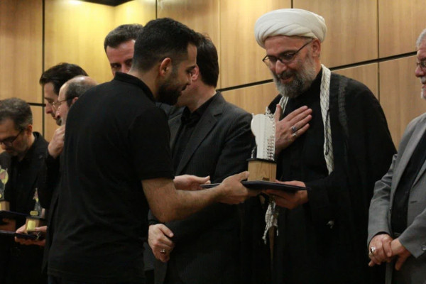 اختتامیه دومین سوگواره ملی شعر آئینی «در حریر حرم» برگزار شد