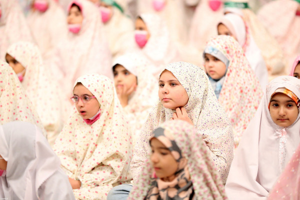 "فرشتوں کی تقریب" رہبر انقلاب کی موجودگی میں