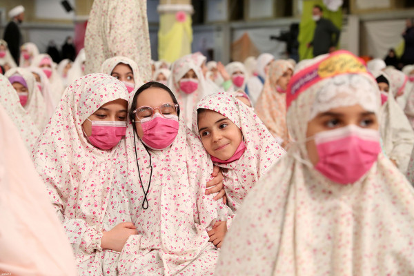 "فرشتوں کی تقریب" رہبر انقلاب کی موجودگی میں