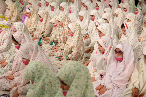 "فرشتوں کی تقریب" رہبر انقلاب کی موجودگی میں