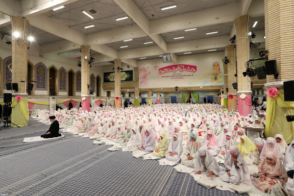 "فرشتوں کی تقریب" رہبر انقلاب کی موجودگی میں