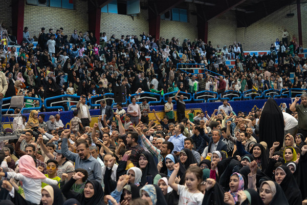 《马赫费尔》：从电视走向伊朗各地