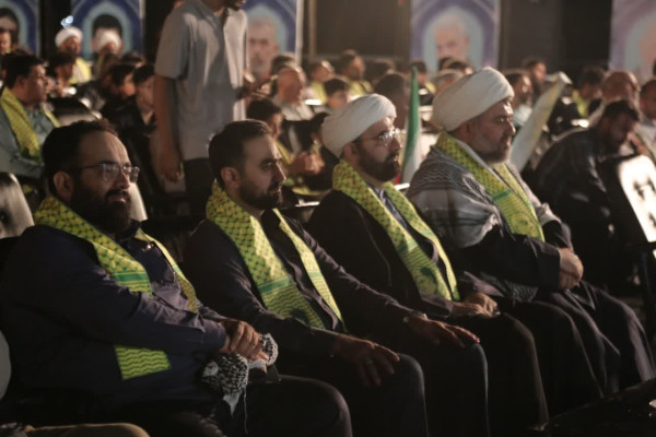 اجتماع نصر با حضور یاران صمود و خانواده شهدای لبنانی در ناو شهید رودکی