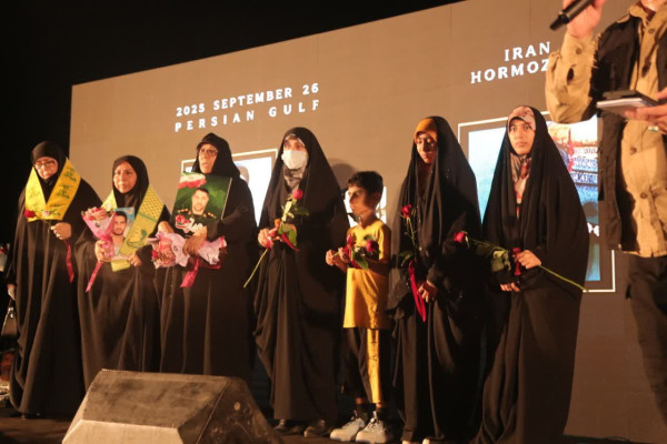 اجتماع نصر با حضور یاران صمود و خانواده شهدای لبنانی در ناو شهید رودکی