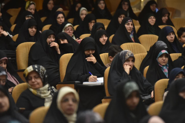 مدیریت جنگ امروز به دست زنان انجام می‌شود