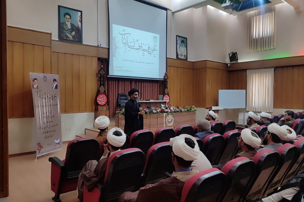 برگزاری نشست تبیینی و هم اندیشی اساتید مراکز آموزش و متولیان مراکز معارف اسلام ناب استان