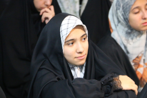 اعتکاف دخترانه همراه با عطر شهدا