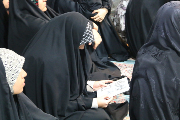 اعتکاف دخترانه همراه با عطر شهدا