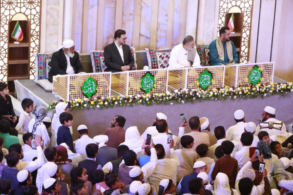 جمع قرآنی محفل در کنار امت احمد