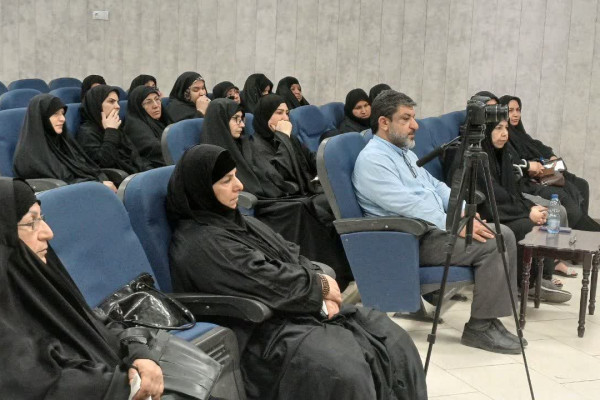 نشست تخصصی تبیینی فدک در آستانه ایام فاطمیه برگزار شد