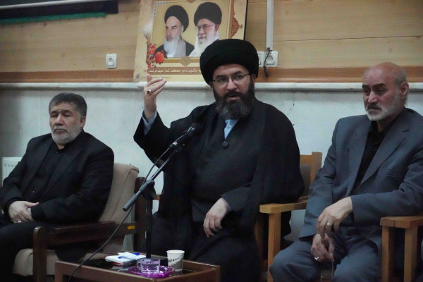 مداحان و هیئات مذهبی، طلایه‌داران جهاد تبیین و رفع آسیب‌های اجتماعی باشند