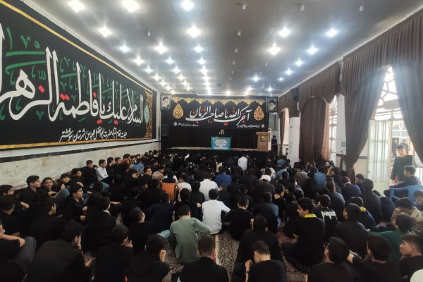 دانش‌آموزان صدرای شوشتر در سوگ ام‌البنین نشستند